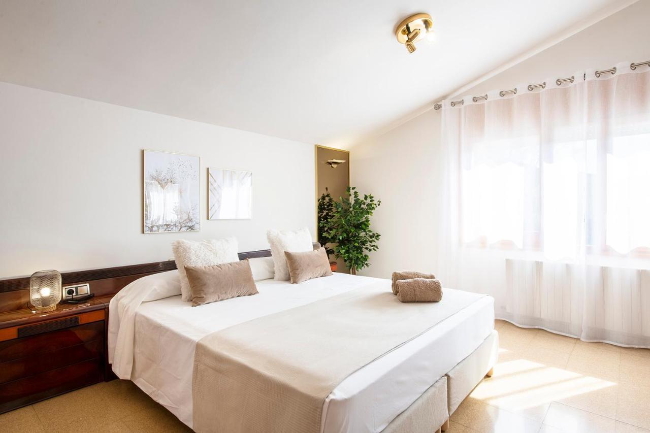 Casa Mirestany- Wonderful House With Amazing Views Holiday home Banyoles